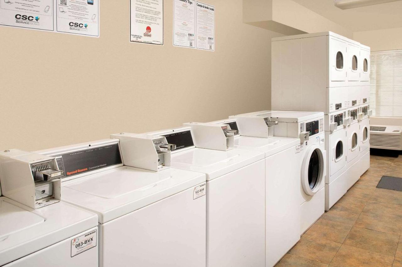 Woodspring Suites San Antonio Fort Sam Bagian luar foto